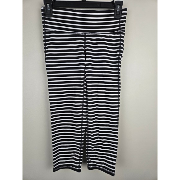 Athleta Pants - Athleta Womens Black White Striped Ruched Back Cropped Yoga Leggings Small S